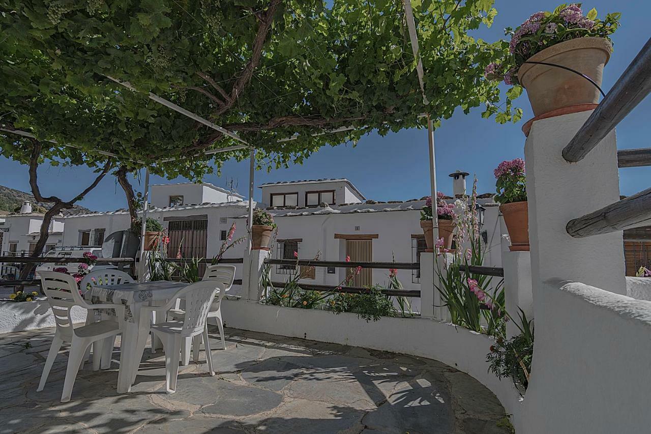 Apartamentos Rurales Las Chimeneas Capileira Extérieur photo